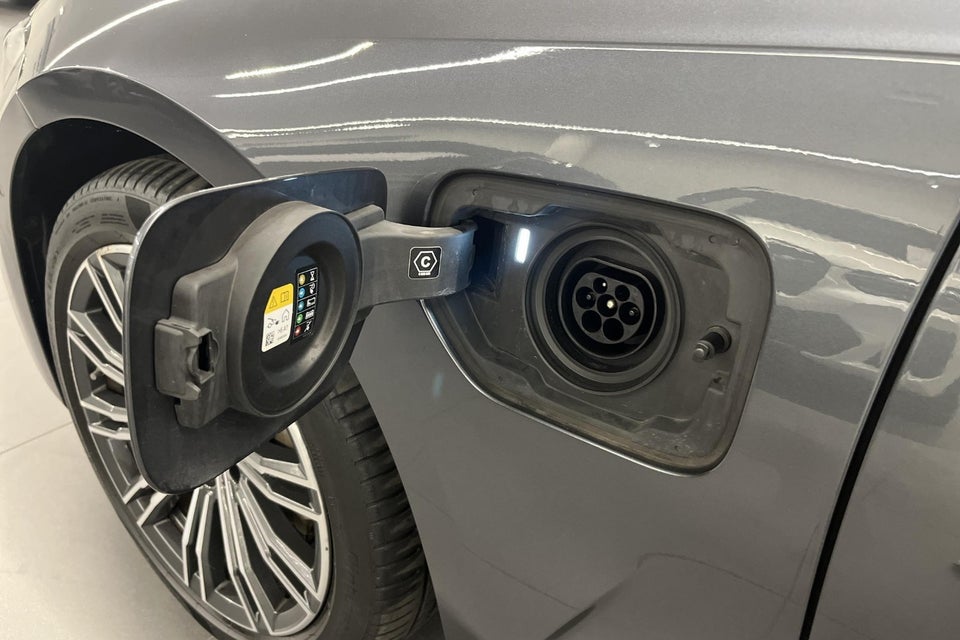 BMW 330e 2,0 Touring M-Sport aut. 5d