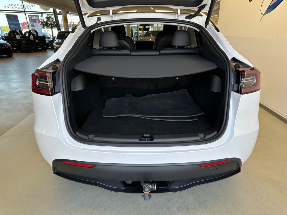 Tesla Model Y RWD 5d