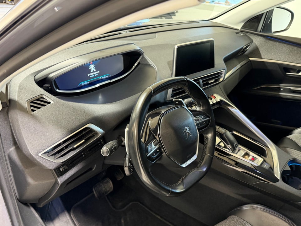 Peugeot 3008 1,2 e-THP 130 Allure EAT6 5d