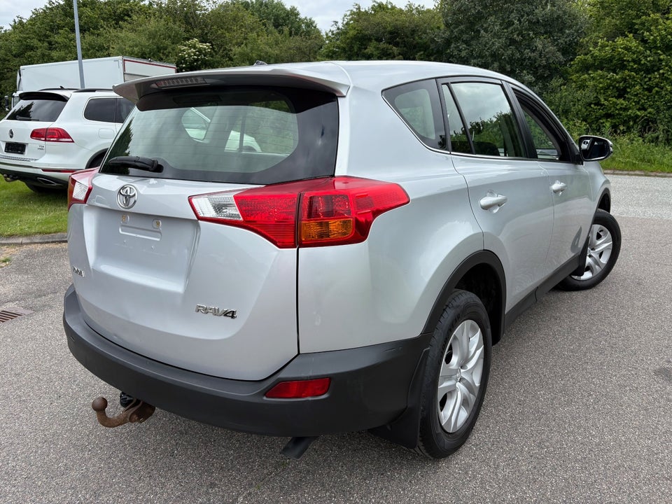 Toyota RAV4 2,0 D-4D T2 Van 5d