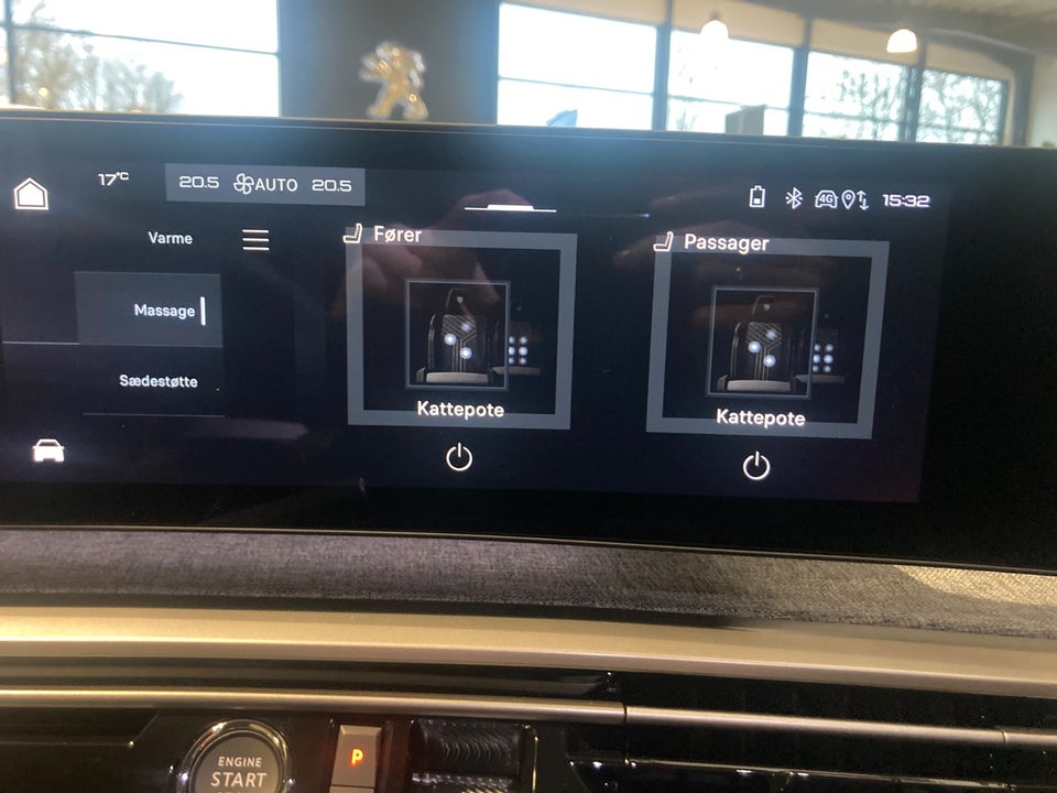 Peugeot e-3008 77 GT Pack 5d