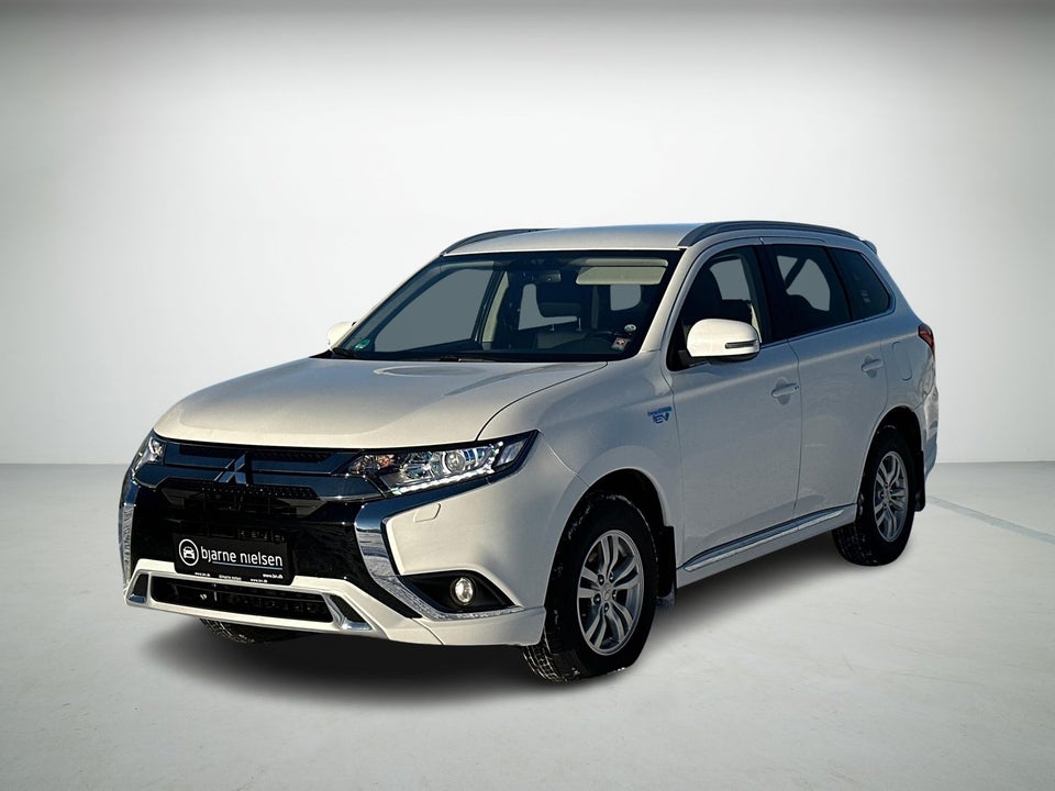 Mitsubishi Outlander 2,4 PHEV Inform+ CVT 4WD 5d