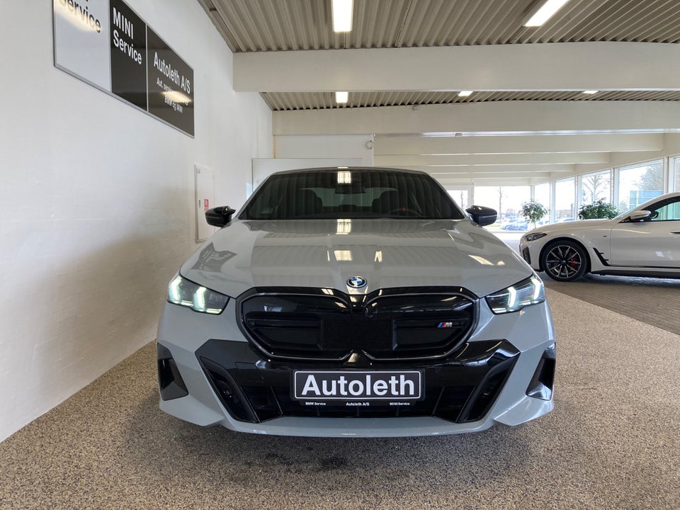 BMW i5 M60 xDrive 4d