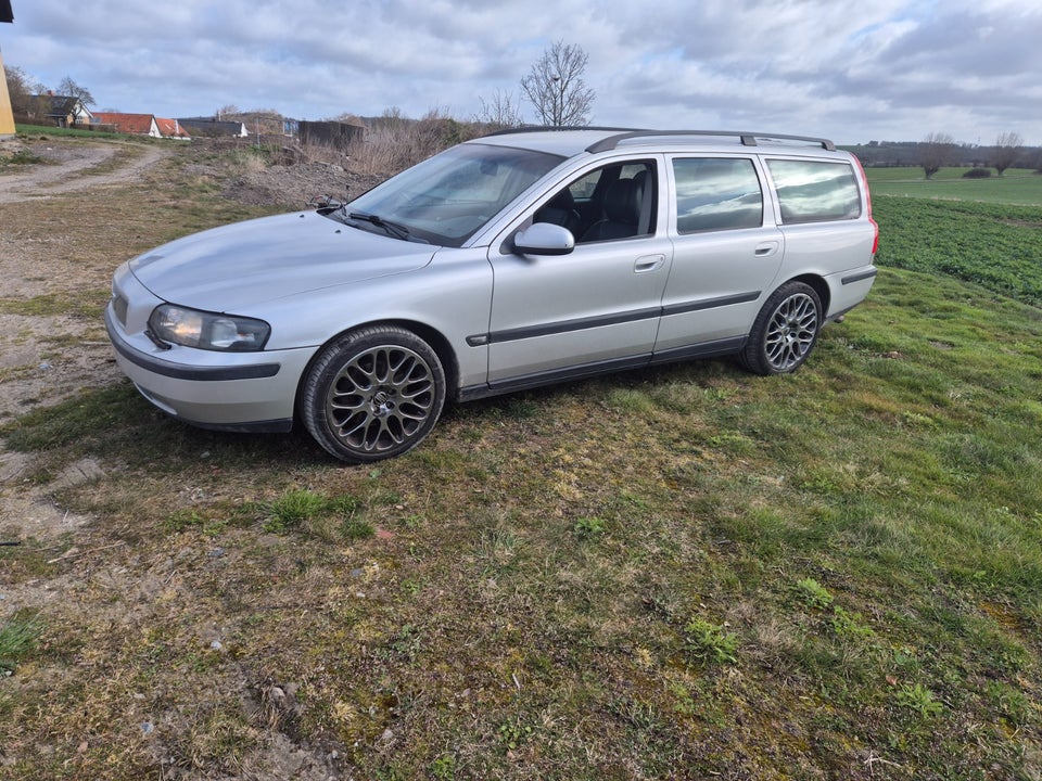 Volvo V70 2,4 D5 5d