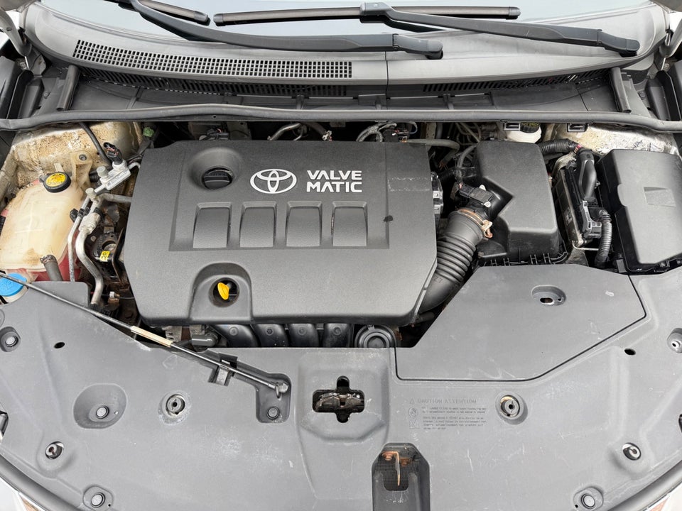 Toyota Avensis 1,8 VVT-i T2 stc. E-CVT 5d