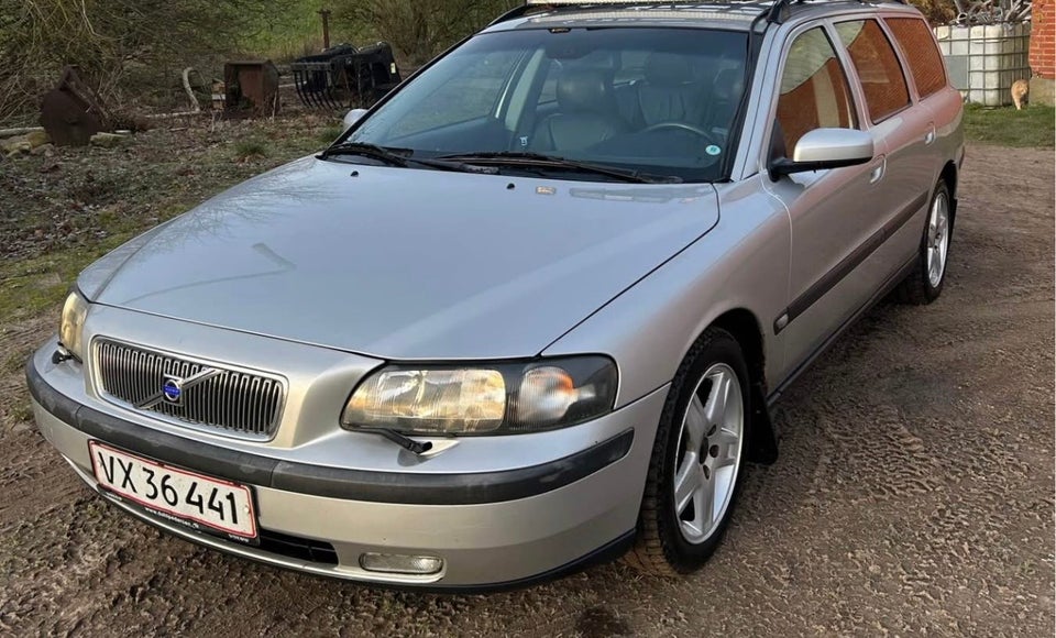 Volvo V70 2,4 140 5d