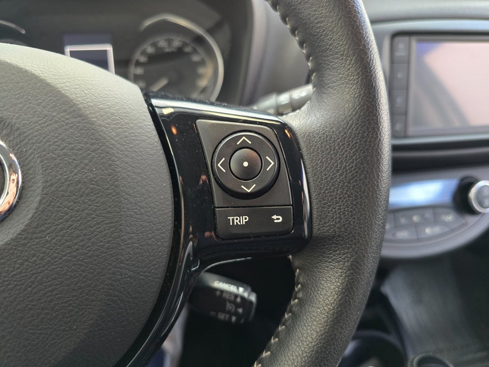 Toyota Yaris 1,5 Hybrid H3 Limited Smart e-CVT 5d