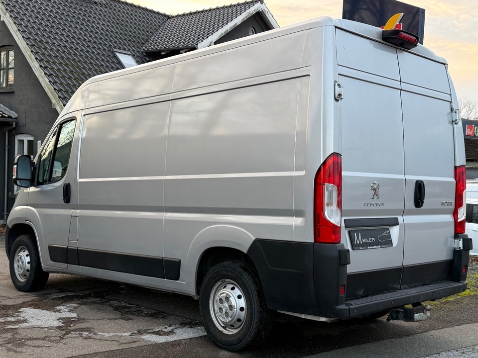 Peugeot Boxer 333 2,2 BlueHDi 140 L2H2 Premium
