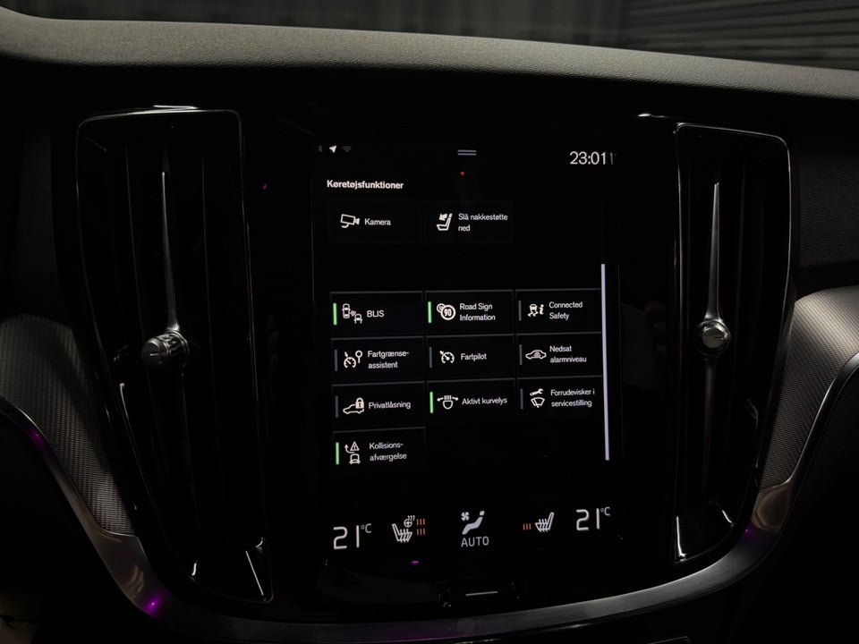 Volvo V60 2,0 T6 ReCharge R-Design aut. AWD 5d