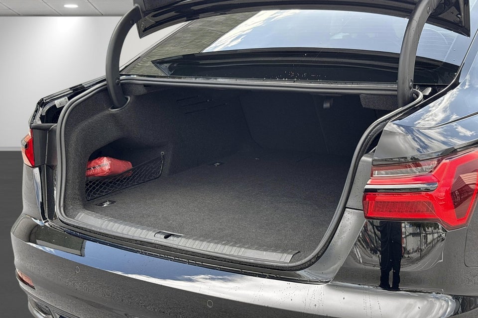 Audi A6 50 TFSi e Sport quattro S-tr. 4d