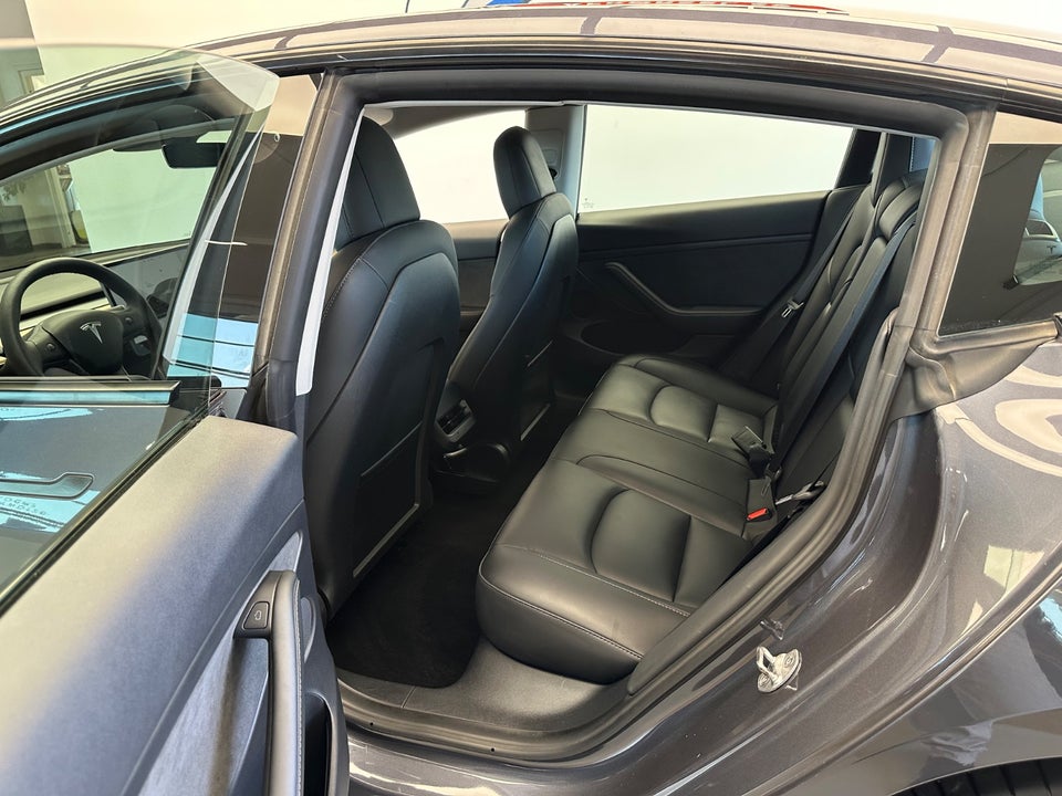 Tesla Model 3 Long Range AWD 4d
