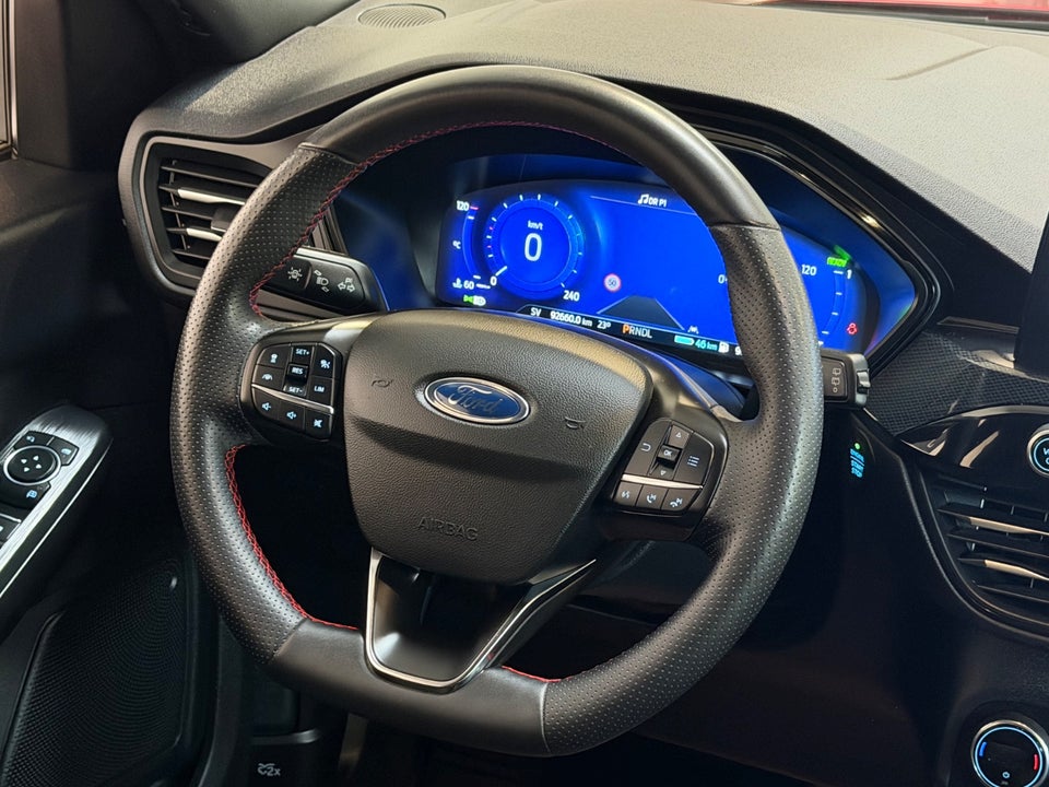 Ford Kuga 2,5 PHEV ST-Line X CVT 5d