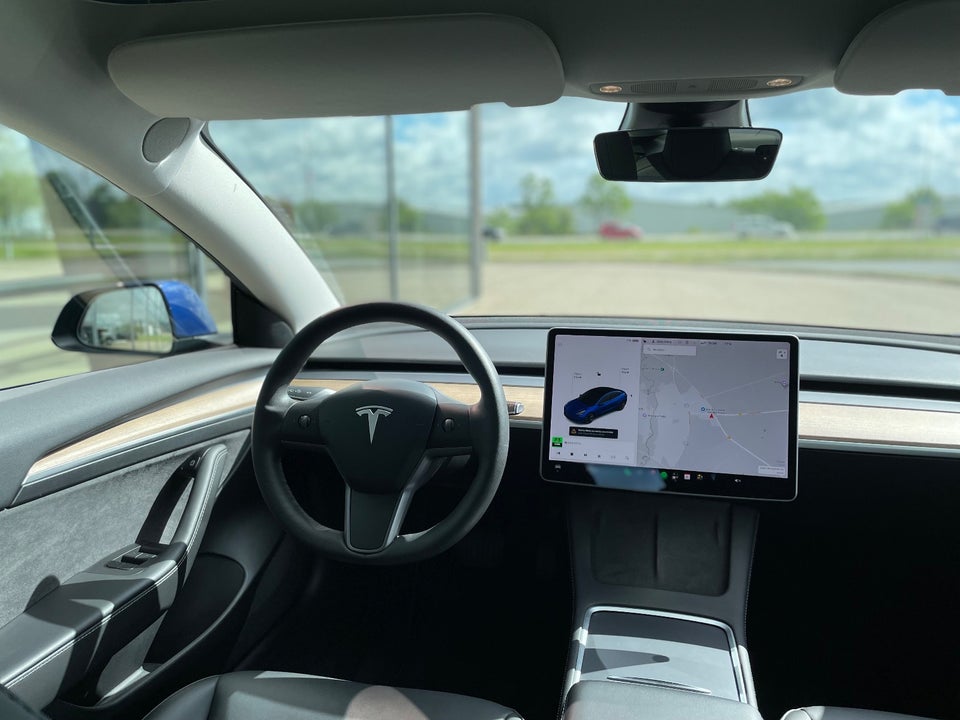 Tesla Model 3 Long Range AWD 4d