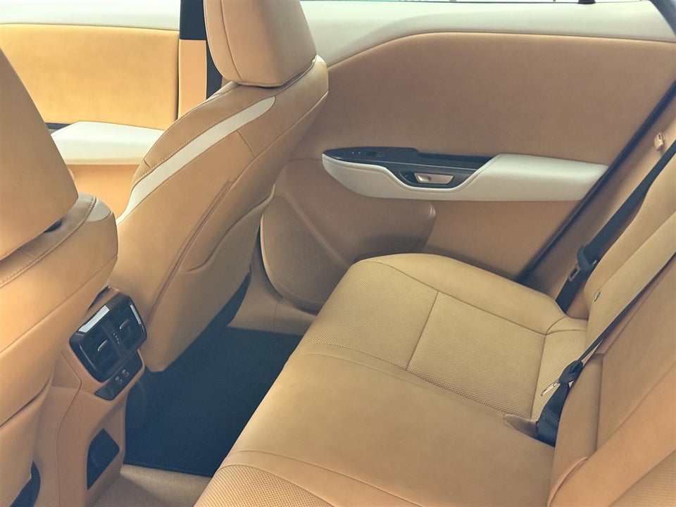 Lexus RZ350e 77 Executive 5d