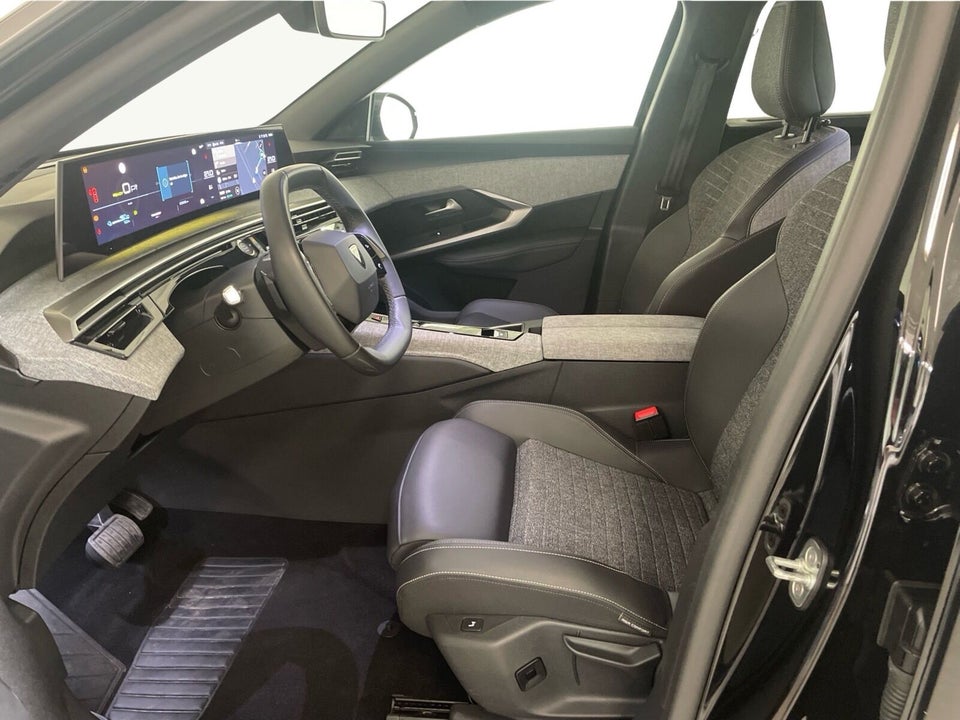 Peugeot e-5008 77 Allure 7prs 5d