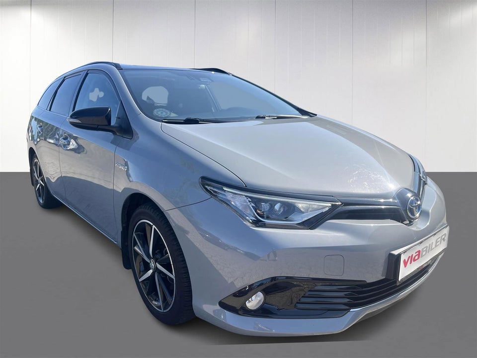 Toyota Auris 1,8 Hybrid Prestige CVT 5d