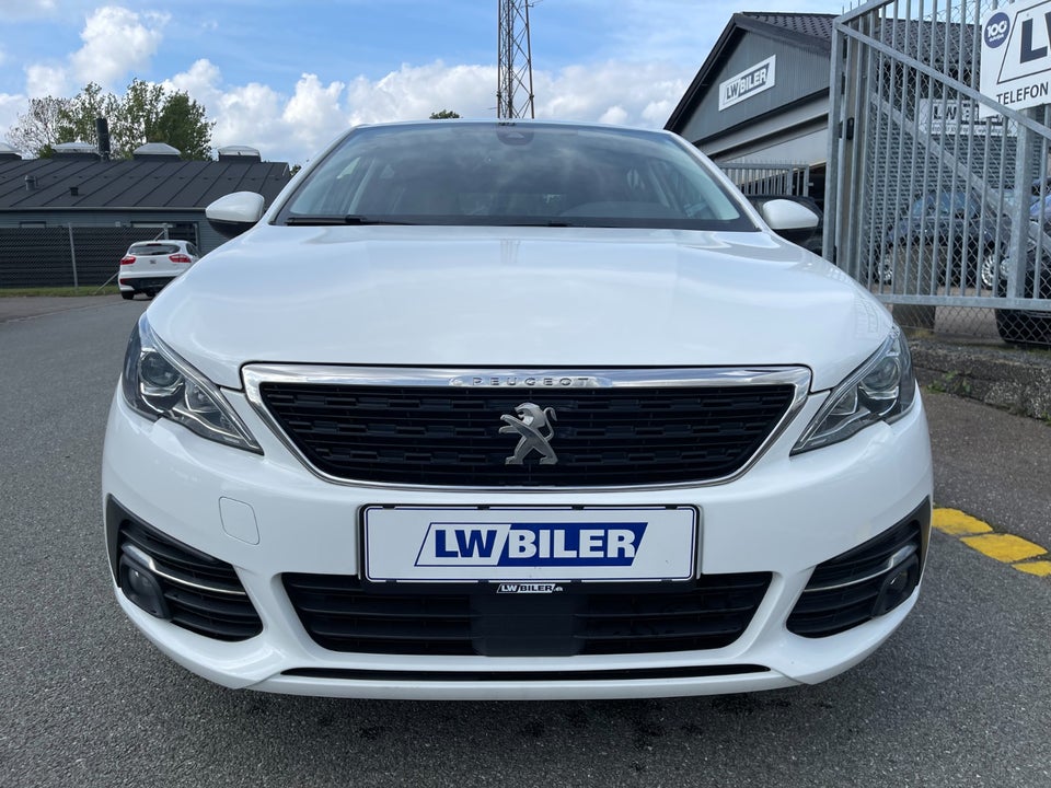 Peugeot 308 1,5 BlueHDi 130 Style 5d