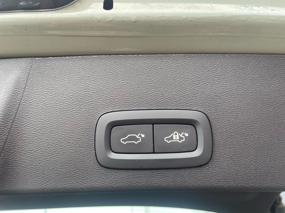 Volvo XC40 ReCharge Extended Range Core 5d