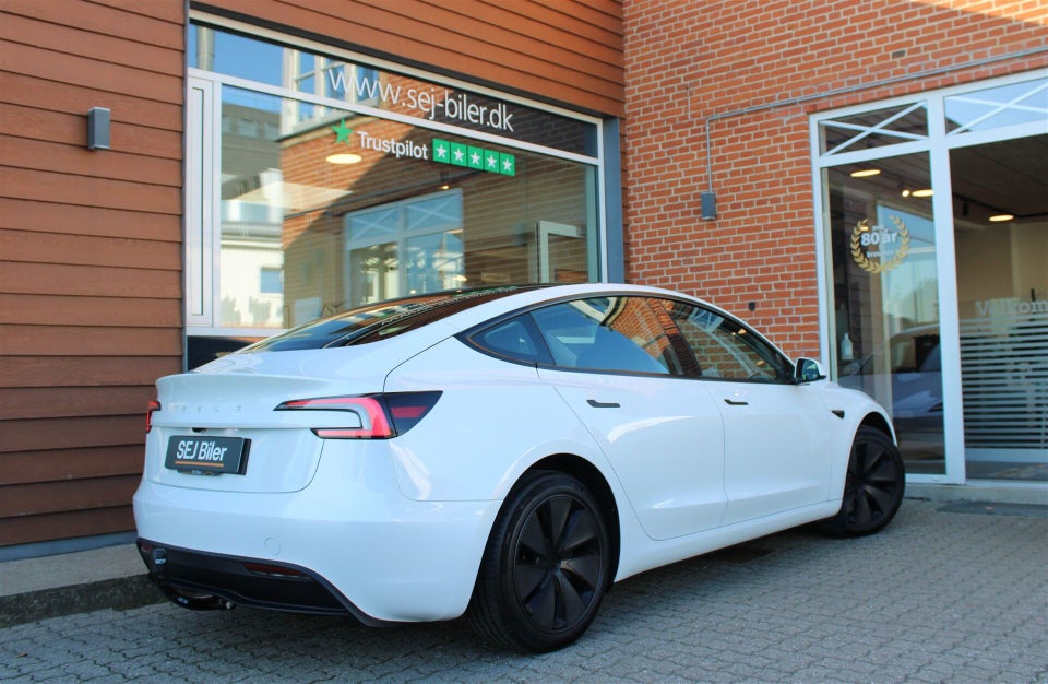Tesla Model 3 RWD 4d
