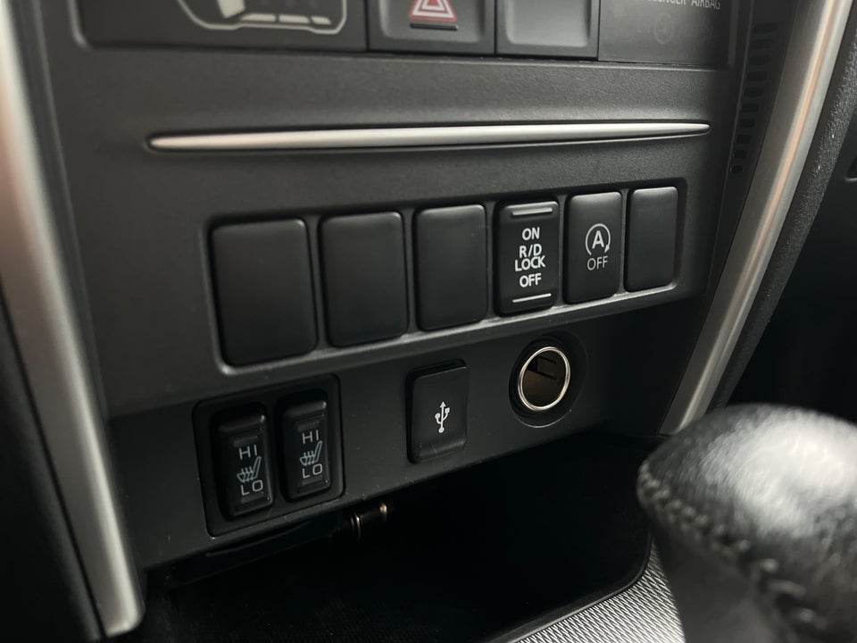 Mitsubishi L200 2,2 DI-D Instyle Db.Kab aut. 4d