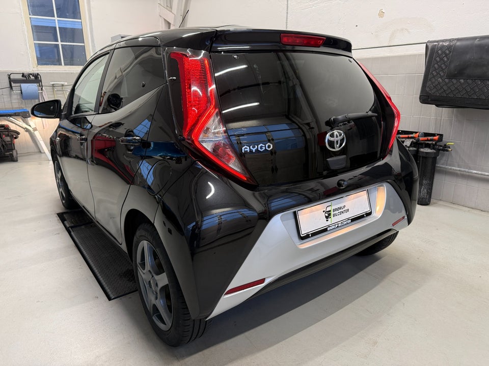 Toyota Aygo 1,0 VVT-i x-pression 5d