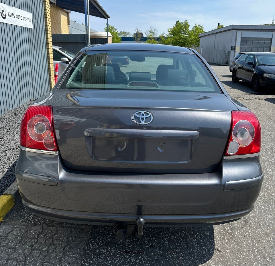 Toyota Avensis 1,8 VVT-i Sol 4d