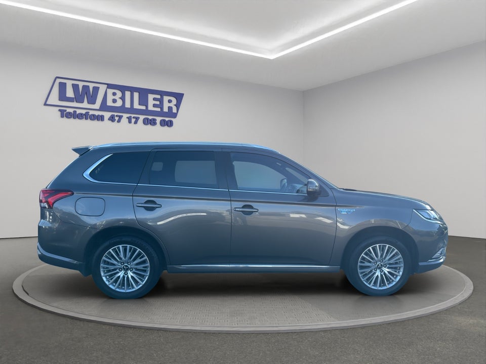 Mitsubishi Outlander 2,4 PHEV Instyle CVT 4WD 5d