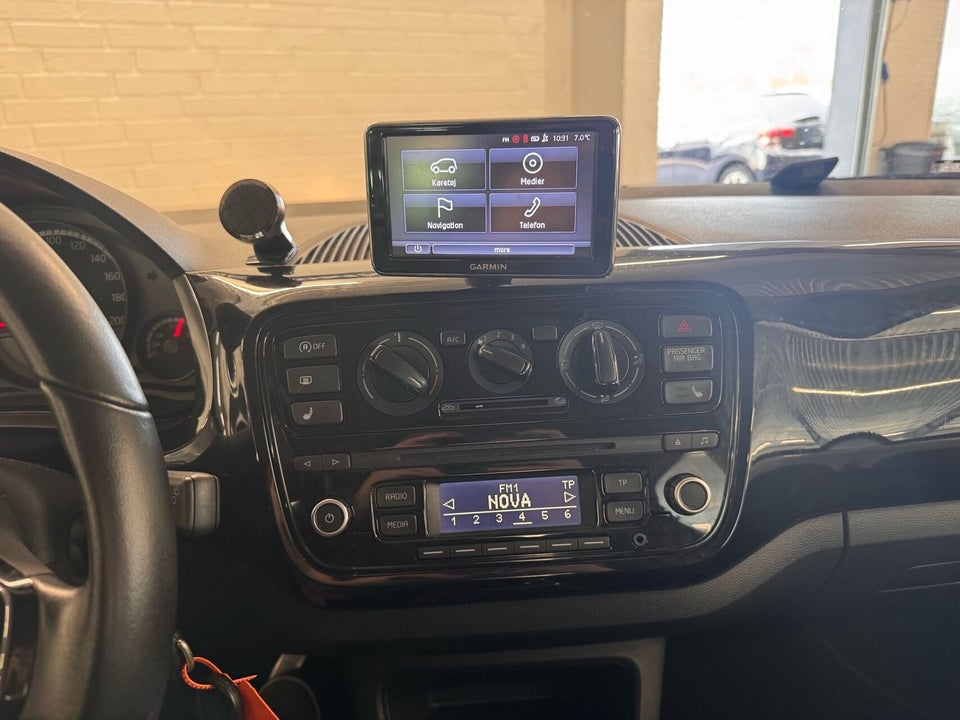 VW Up! 1,0 75 High Up! ASG BMT 5d