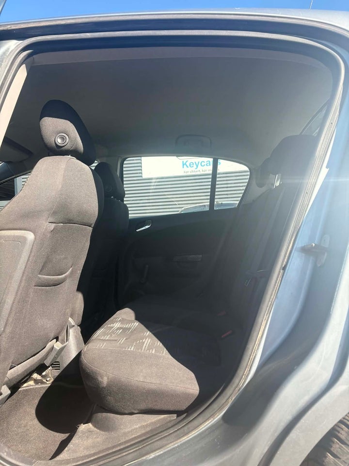 Opel Corsa 1,2 16V Cosmo 5d