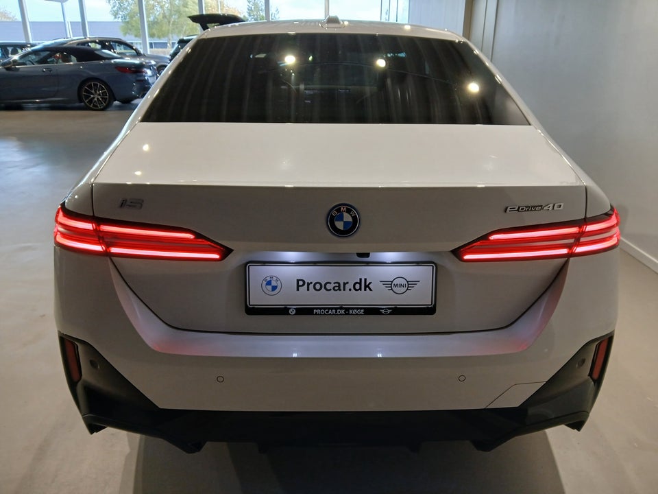 BMW i5 eDrive40 M-Sport 4d