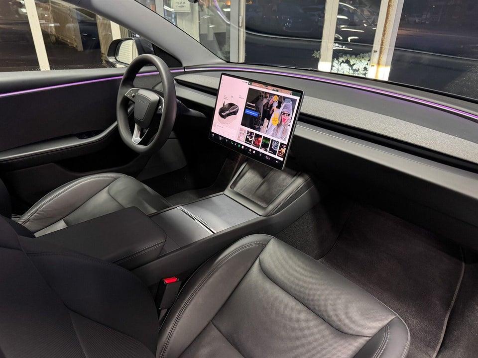 Tesla Model 3 RWD 4d