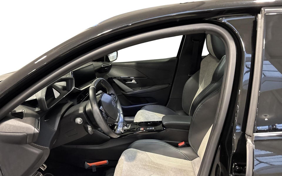 Peugeot e-208 50 GT 5d