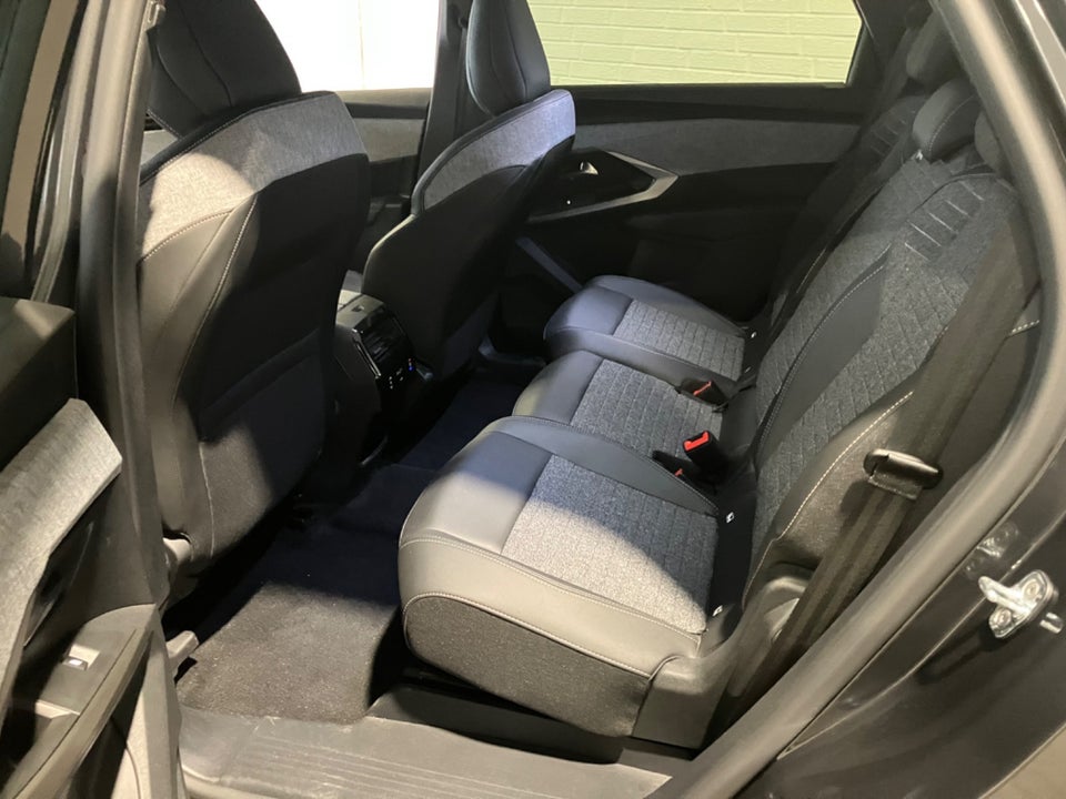 Peugeot e-5008 77 Allure 7prs 5d