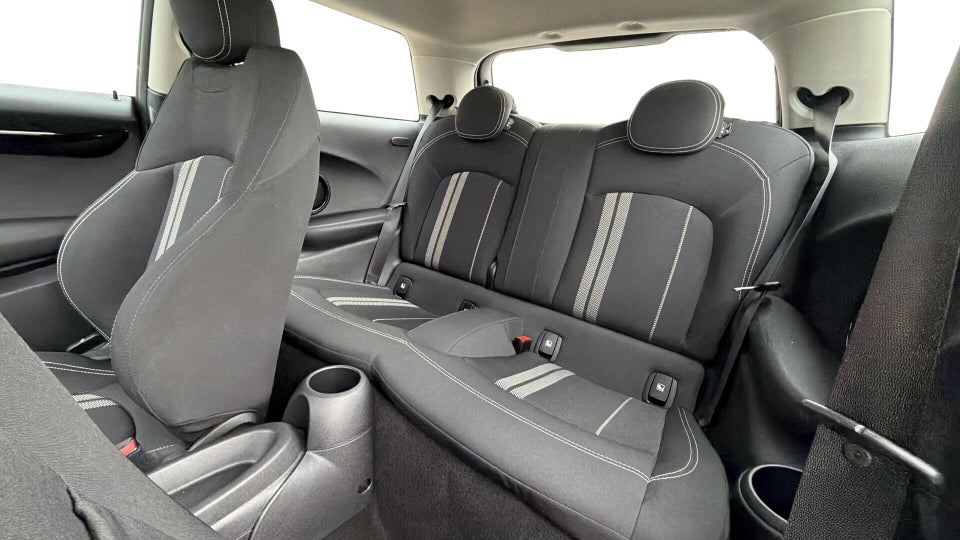 MINI Cooper SE Essential 3d