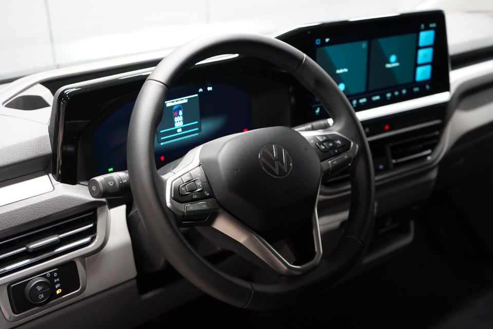 VW e-Caravelle 64 Life SWB