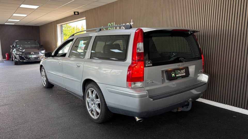 Volvo V70 2,5 T Kinetic 5d
