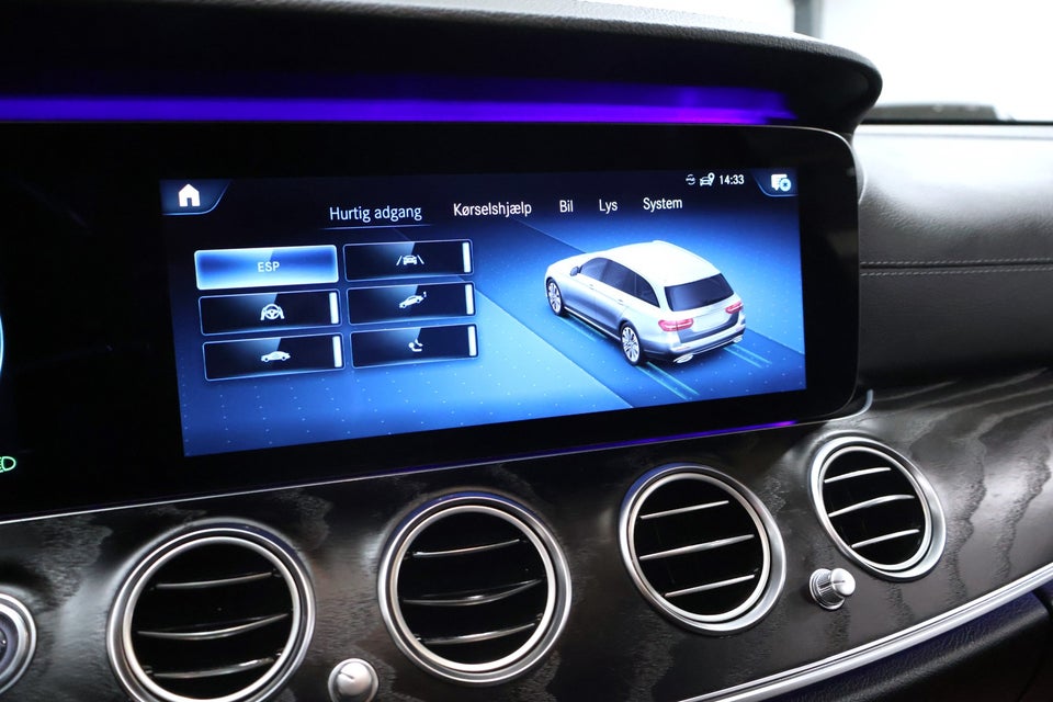 Mercedes E300 de 2,0 AMG Line stc. aut. 4Matic 5d