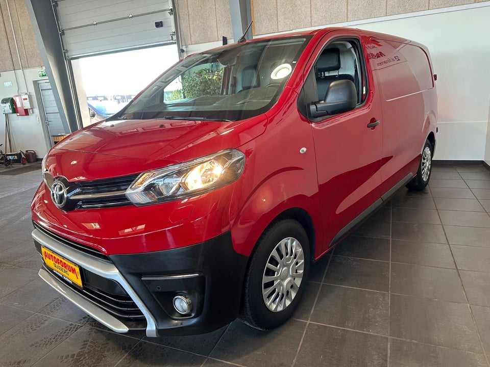 Toyota ProAce 2,0 D 122 Medium Comfort Master aut. 5d