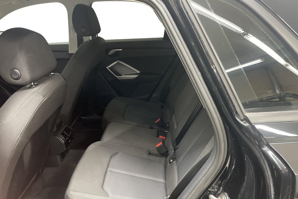 Audi Q3 45 TFSi e Attitude plus S-tr. 5d