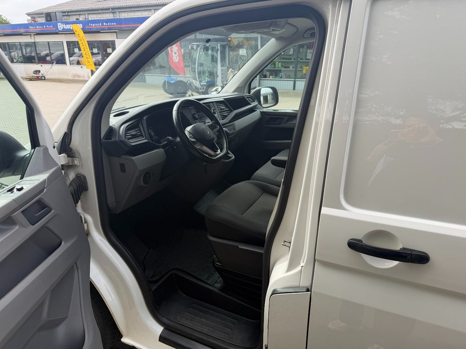VW Transporter 2,0 TDi 150 Kassevogn DSG kort