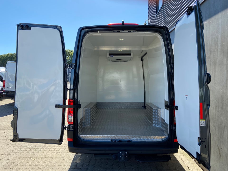 VW Crafter 35 2,0 TDi 177 Kassevogn L3H2 aut.