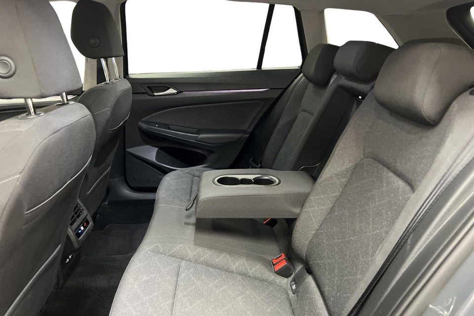 VW Golf VIII 1,5 eTSi 130 Life Variant DSG 5d