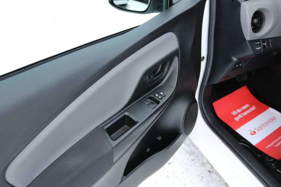 Toyota Yaris 1,5 Hybrid H1 e-CVT 5d