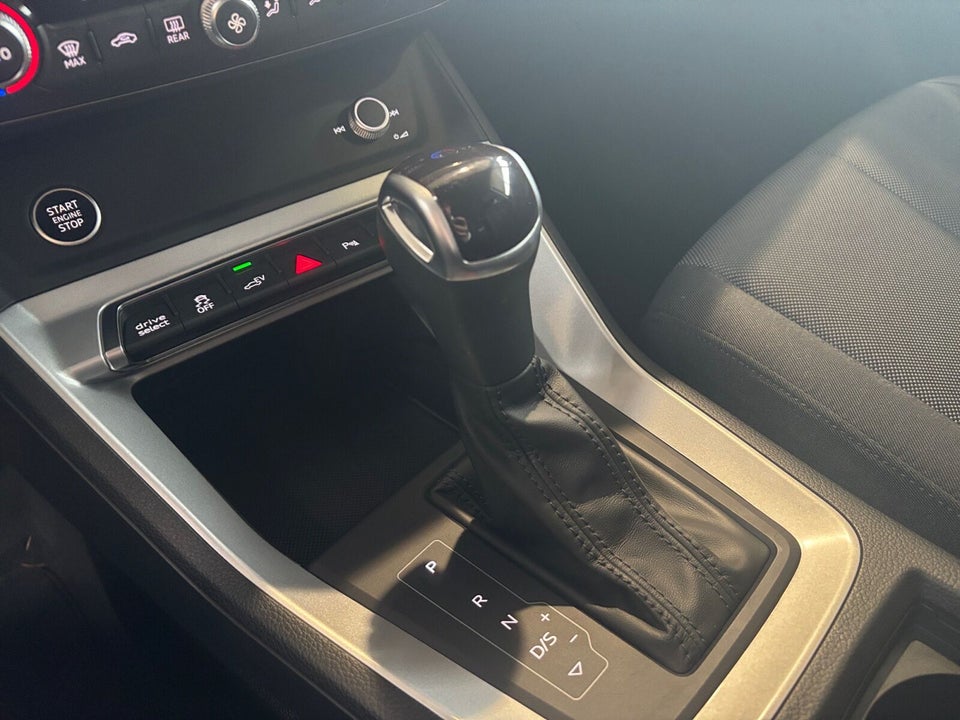 Audi Q3 45 TFSi e Attitude plus S-tr. 5d