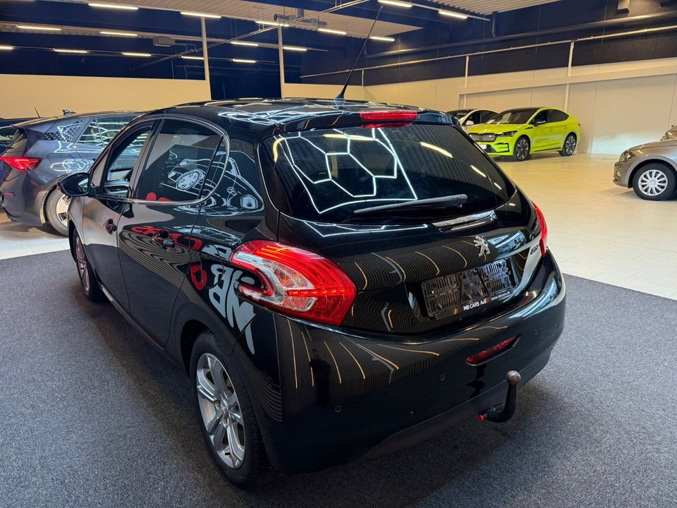 Peugeot 208 1,2 VTi Allure 5d