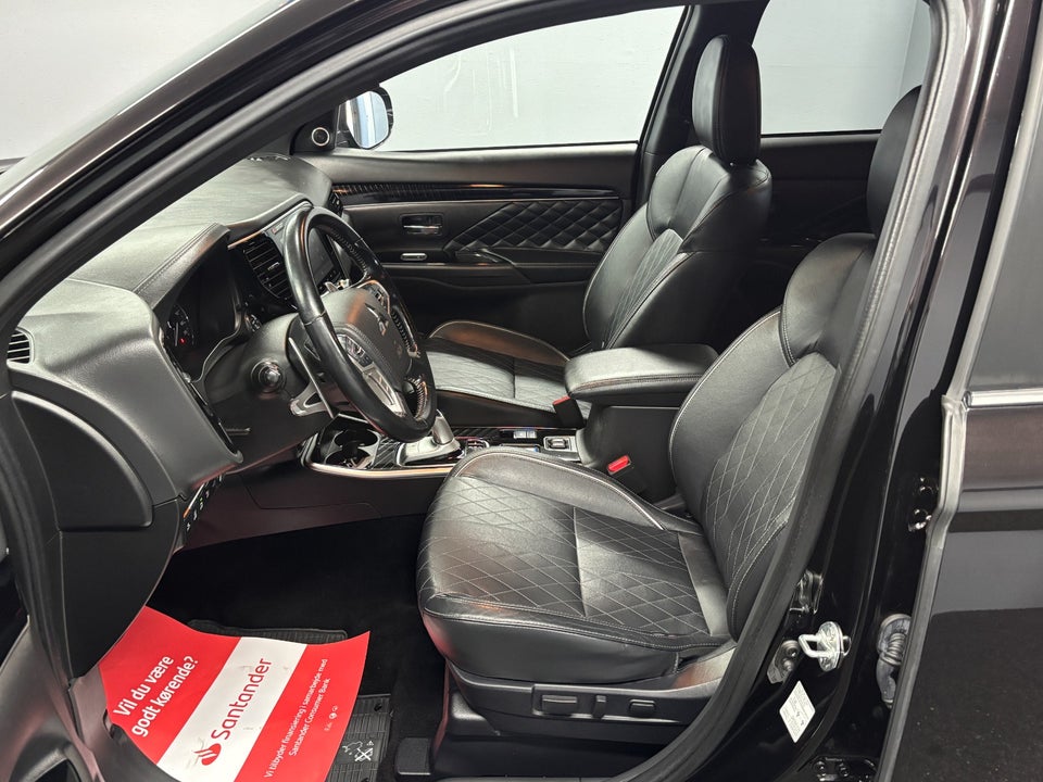 Mitsubishi Outlander 2,4 PHEV Instyle CVT 4WD 5d