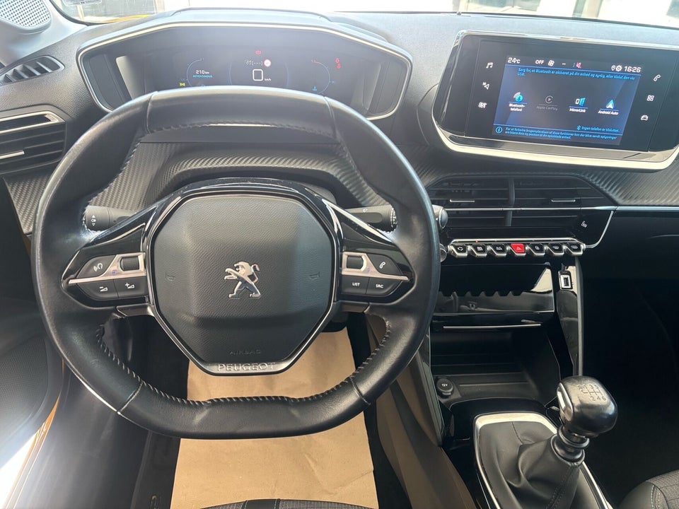 Peugeot 208 1,2 PureTech 100 Allure Sky 5d