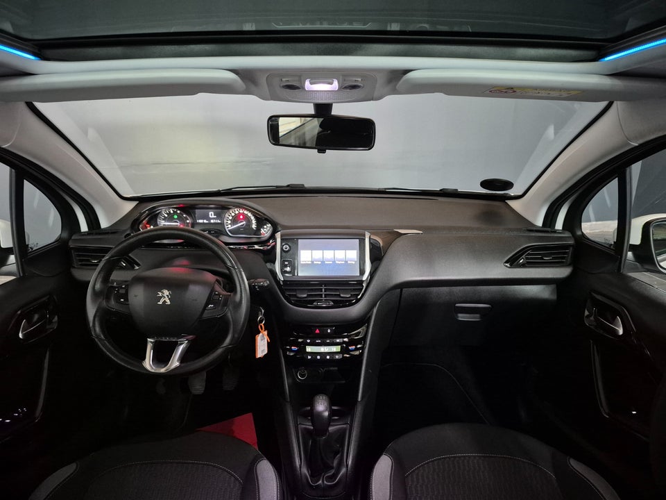 Peugeot 208 1,2 VTi 82 Allure Sky 5d