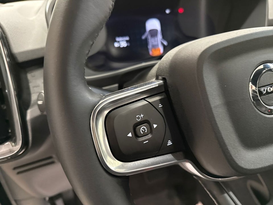 Volvo EC40 Extended Range Black Edition 5d