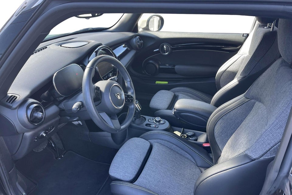 MINI Cooper SE Classic Trim 3d